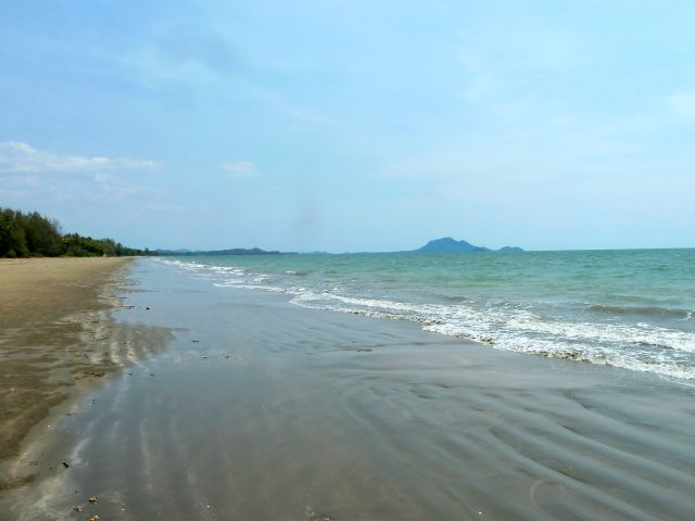 Wir verlassen den schönen Strand bei Krabi...